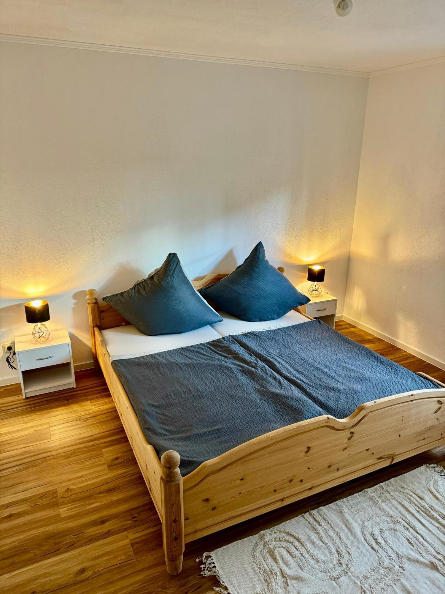 Adenauer Forst Ring Apartment *