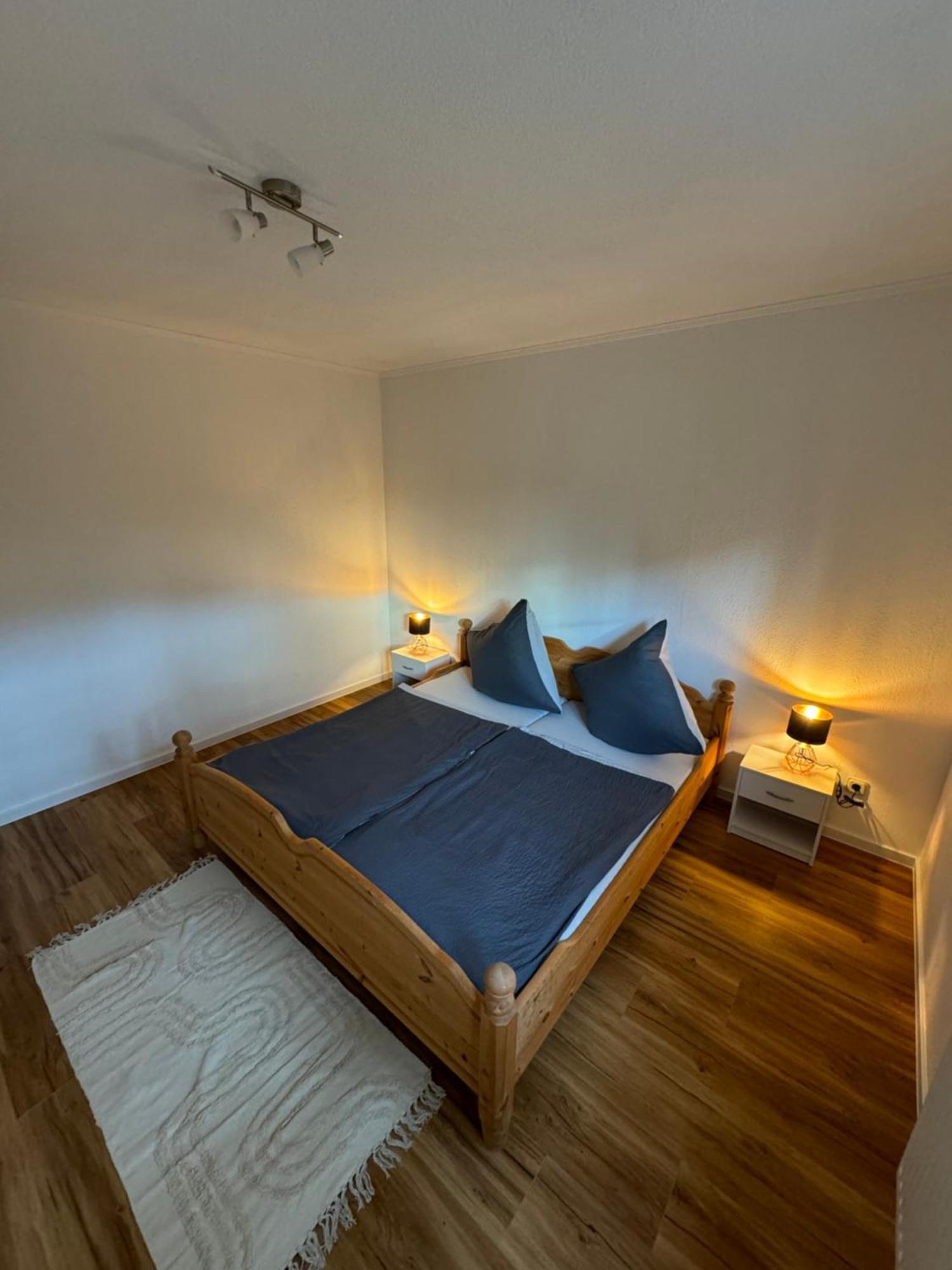 Adenauer Forst Ring Apartment