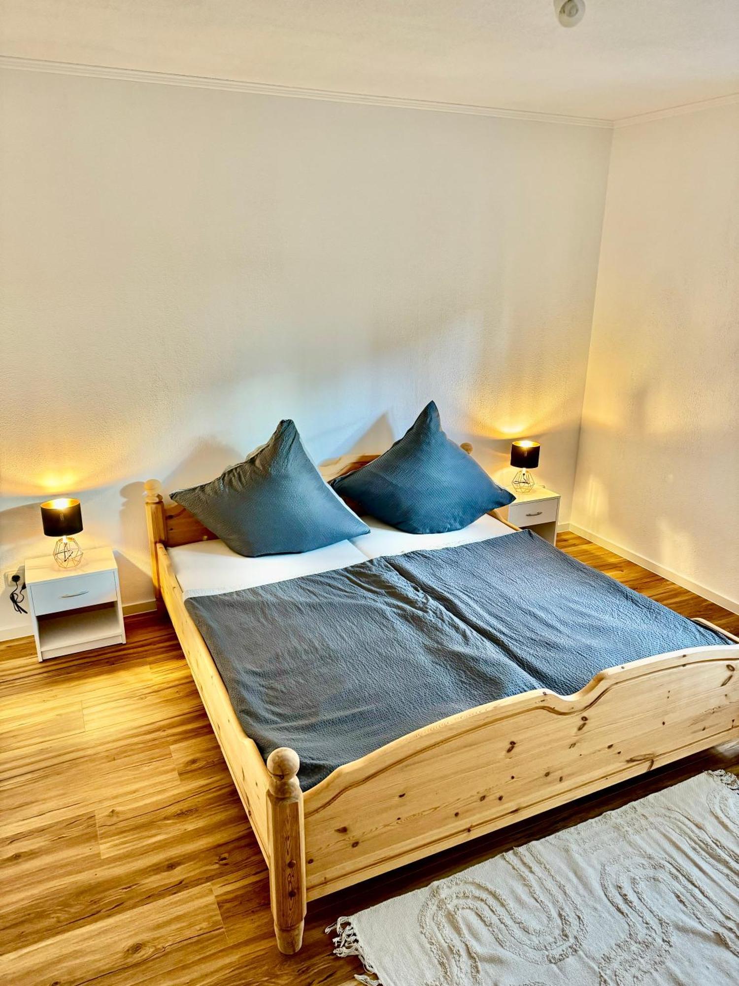 Adenauer Forst Ring Apartment *